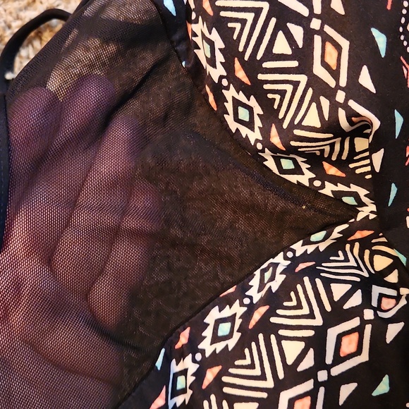 Coco Reef Bra Sized Bikini Top with Removable Filled Pads - Picture 2 of 12